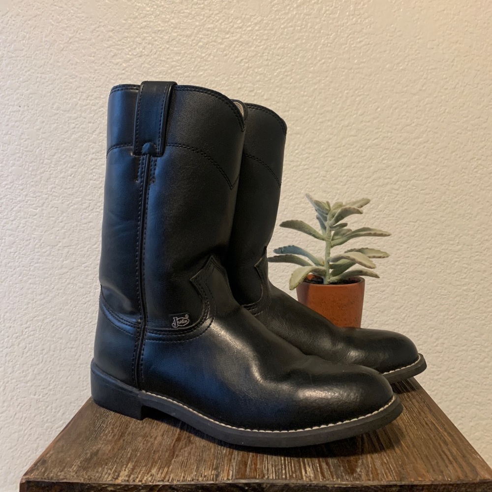 Size 6 B Justin’s boots